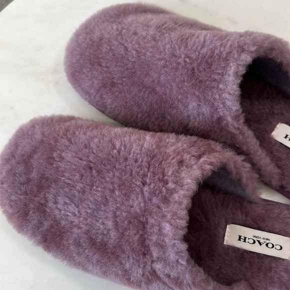 Coach Zennie Sig Light Purple Italian Sheep Fur Slippers Size 7 - Picture 6 of 11